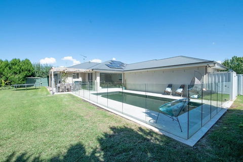 Regand Retreat - Luxurious Family Home, Pool - Accommodation Yamba 2