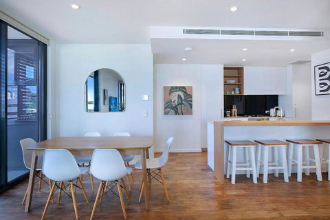 Regatta Hideaway - A Breezy Balcony Residence - Accommodation Yamba 2
