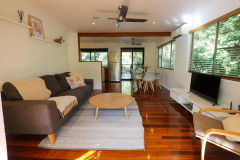 Regent Bower Cottage - Accommodation Yamba 1