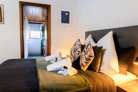 Reillys Wines Heritage Cottages - Accommodation Yamba 3