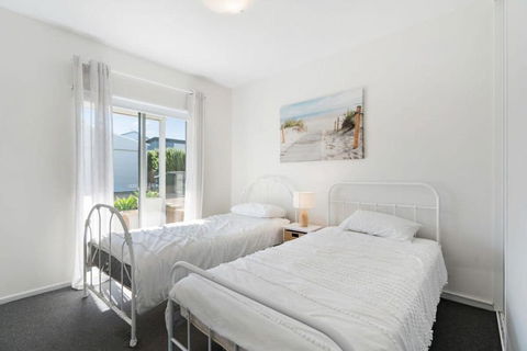 Relax At Middleton - No Linen Included - Pets Negotiable - Wi-Fi - Accommodation Yamba 3