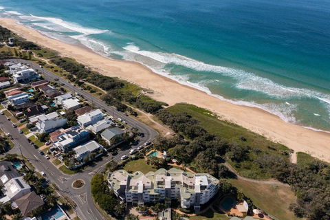 Relaxing Ocean View Apartment In Buddina - Accommodation Yamba 2
