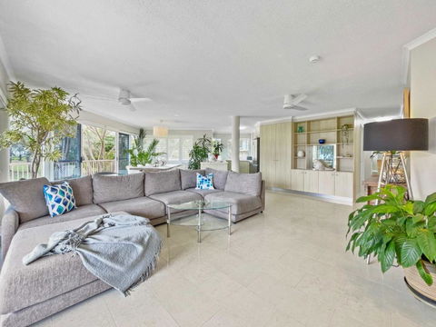 Relaxing Ocean View Apartment In Buddina - Accommodation Yamba 1
