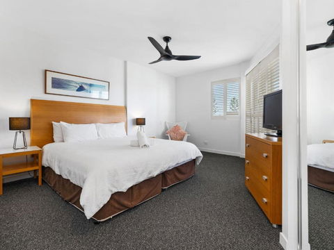 RESORT ON THE BEACH 2214/2215 - Accommodation Yamba 1