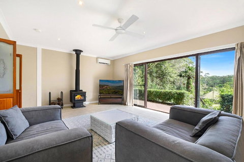 Retreat W Pool On Acreage - Accommodation Yamba 1