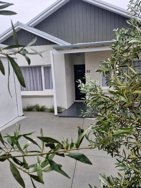 Retreat - Accommodation Yamba 0