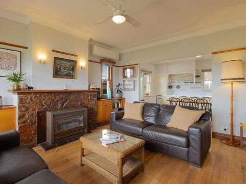 Retro Retreat - Accommodation Yamba 0
