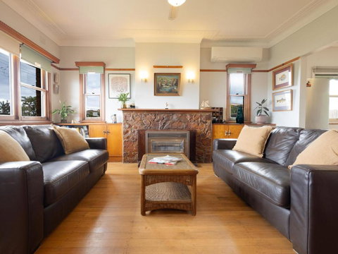 Retro Retreat - Accommodation Yamba 1