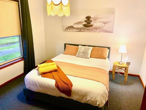 Retro Riverside Redan, Ballarat - Accommodation Yamba 1