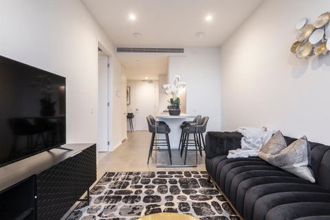 Ritzy Apartment In Iconic Australia 108 With Views - Accommodation Yamba 2