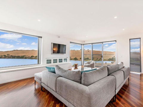 River Reveal - Accommodation Yamba 1