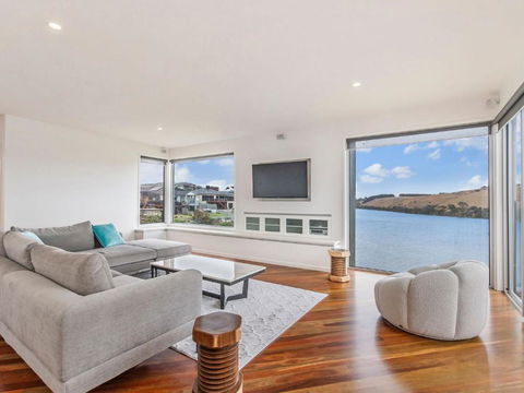 River Reveal - Accommodation Yamba 0