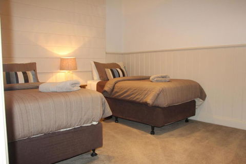 River Rock Cottage Centrally Located And Dog Friendly - Accommodation Yamba 2