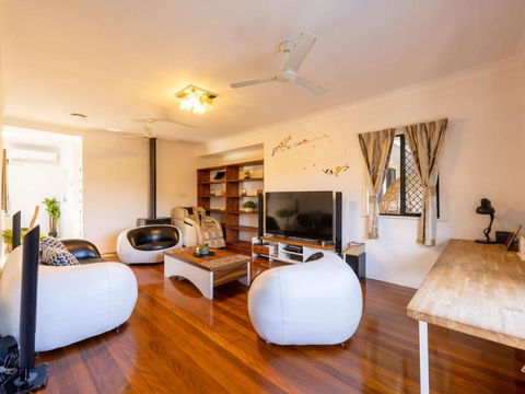 River View 5B Home Near Freeway Shops Loganholme - Accommodation Yamba 1