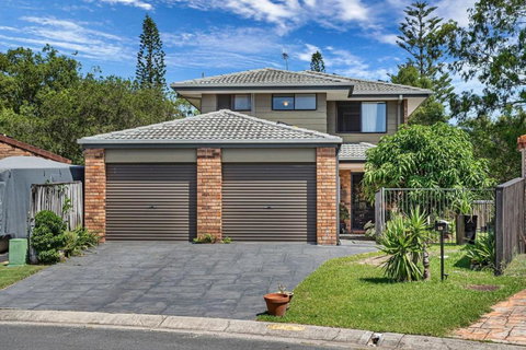 Riverfront Oasis In Elanora - Accommodation Yamba 2