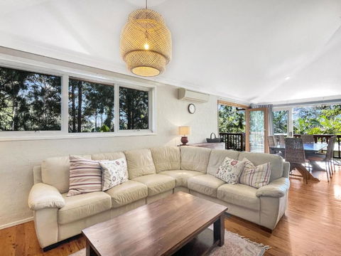 Riverside 3-Bed Townhouse With Spacious Deck & BBQ - Accommodation Yamba 2