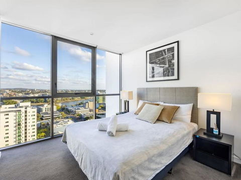 Riverview 2BR Delicate Apt, 1min To Train Station - Accommodation Yamba 3