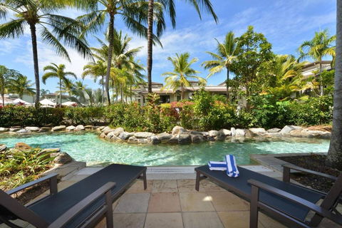 Resort-style Swim Out - A True Tropical Oasis - Accommodation Yamba 0