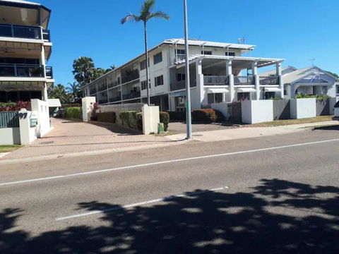 Residential Two-bedroom Unit On The Strand, Self-check In, Wi-fi - Accommodation Yamba 3