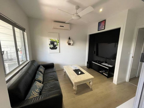 Relax At Trinity Beach Getaway, Blue Lagoon, Trinity Beach - Accommodation Yamba 2