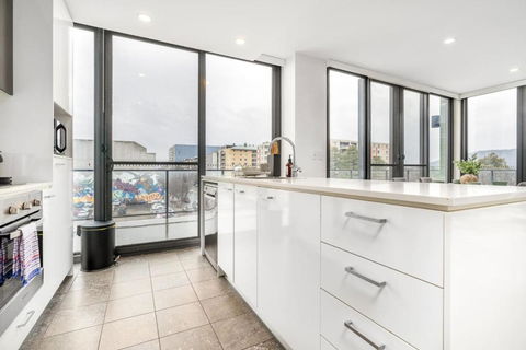 Roomy 2BR 2BA City-Centre Apt - Accommodation Yamba 2