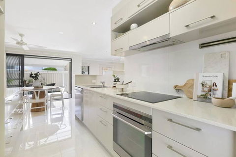 Riviera Road Miami - 4BRM Dual Villa - Accommodation Yamba 2