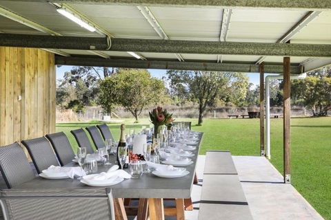 Roads End With Games Barn Ponies Alfresco Dining - Accommodation Yamba 2