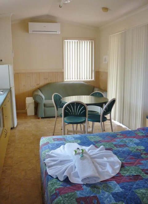 Roma Big Rig Tourist Park - Accommodation Yamba 2