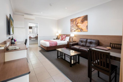 Roma Inland Motor Inn - Accommodation Yamba 1