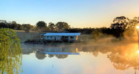 Romantic Lakehouse Set In A Private Vineyard In The Hunter Valley - Accommodation Yamba 1