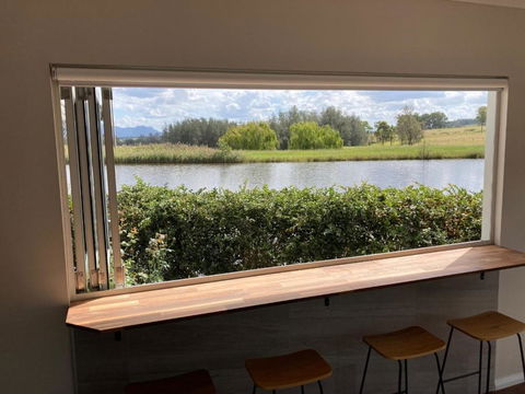 Romantic Lakehouse Set In A Private Vineyard In The Hunter Valley - Accommodation Yamba 3