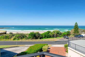 Romiaka 8 with Accommodation Yamba