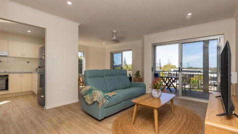 Romiaka Unit 9 - Accommodation Yamba 2