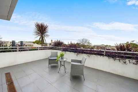 Rooftop 2 Bed Apt With Terrace At Newtown - Accommodation Yamba 3