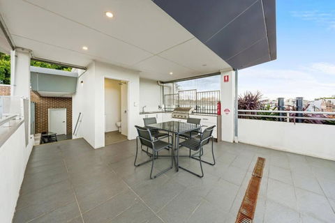 Rooftop 2 Bed Apt With Terrace At Newtown - Accommodation Yamba 2
