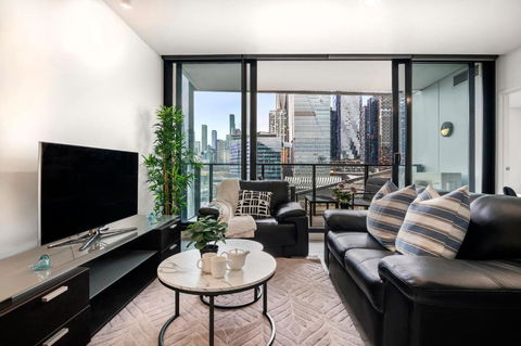 Rooftop Pool 2BR Apartment At Marvel Stadium With Free Parking - Accommodation Yamba 1