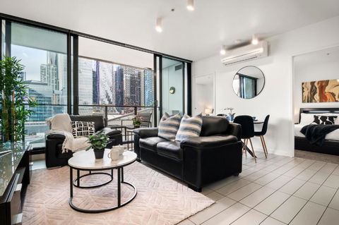 Rooftop Pool 2BR Apartment At Marvel Stadium With Free Parking - Accommodation Yamba 0