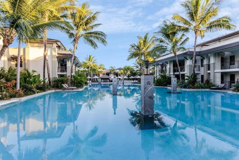 Rooftop Tranquility At Stunning Temple Resort - Accommodation Yamba 3