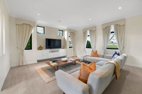 Roselawn Retreat - Pool, Incredible Views, Sleeps 8 - Accommodation Yamba 1