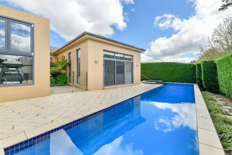 Roselawn Retreat - Pool, Incredible Views, Sleeps 8 - Accommodation Yamba 3