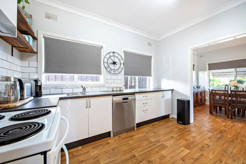 Rosewood Cottage - Stroll To Central, Cosy Escape - Accommodation Yamba 1