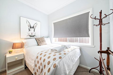 Rosewood Cottage - Stroll To Central, Cosy Escape - Accommodation Yamba 2