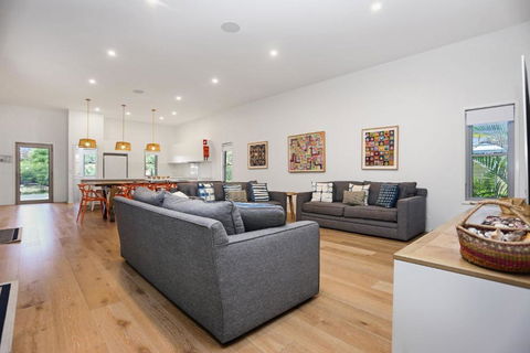 Russell Street Retreat - Accommodation Yamba 0