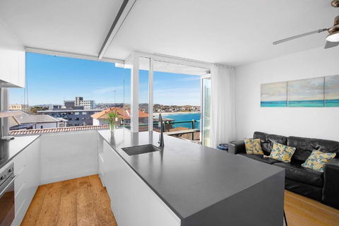 S16S - Bondi Vistas - Accommodation Yamba 0