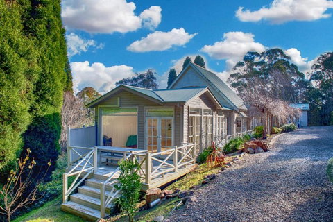 Sage Manor Bowral - Accommodation Yamba 0