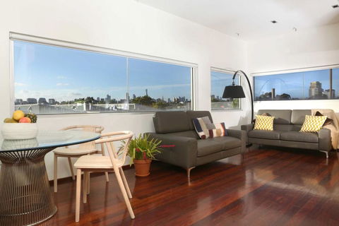 Saint George - The Townhouse - Accommodation Yamba 2