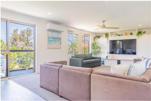 Salt & Sand Getaway - Accommodation Yamba 2