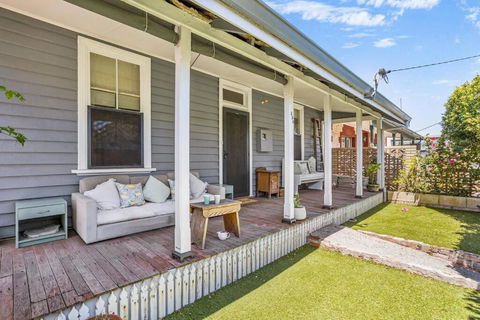 Saltbush Cottage In Fabulous South Fremantle - Accommodation Yamba 0