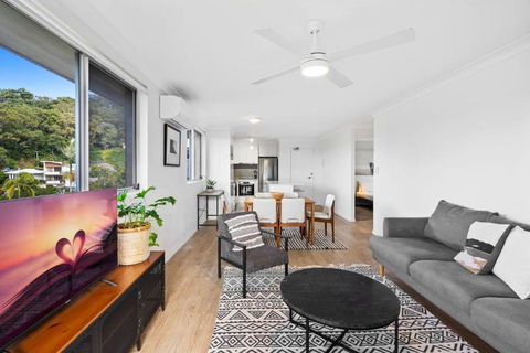 Salty Sea Breeze Apartment 500m To Waters Edge - Accommodation Yamba 0