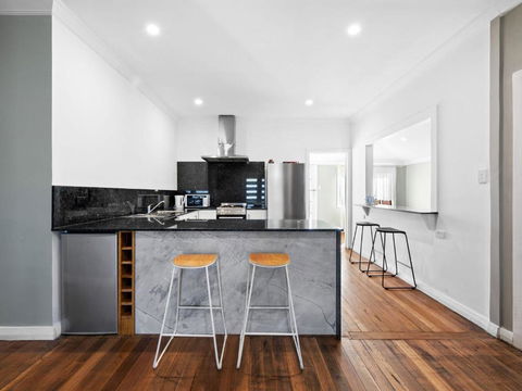 Salty Sea Cottage - Accommodation Yamba 0